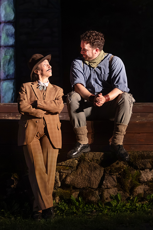 v.l.n.r.: Sigalit Feig (Franz Arndt) und Marc Trojan (Eduard Hauser).</br></br>

Foto: Photoron - Ronny Küttner