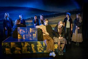 v.l.n.r.: Vanessa Schubert, Emily Röhner, Julina Oehme, Ke Xin Celine Chen, Kristin Liebscht, Leo Tennler, Leni Sommerfeld, Griffin Weiß und Johanna Fiedler.</br>

Foto: Dirk Rückschloß/Pixore Photography