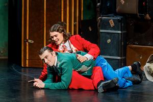 v.l.n.r.: Vincent Wilke (Jack) und Richard Glöckner (Algernon).<br />Foto: Dirk Rückschloß/Pixore Photography