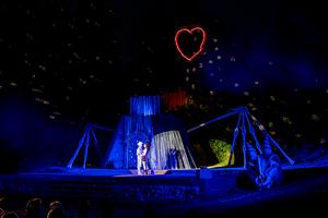 Angus Simmons (Elowen) und Zsófia Szabó (Evra).</br>


Foto: Dirk Rückschloß / Pixore Photography